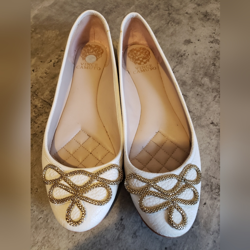 Vince Camuto White Flats size 9